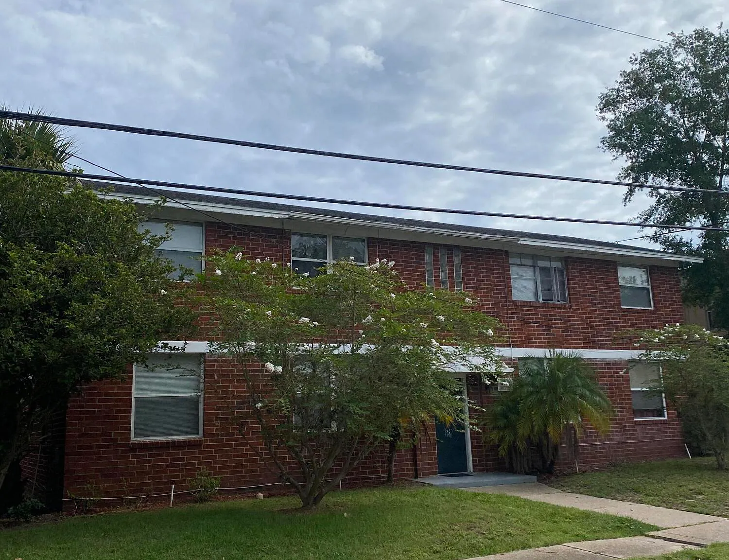 2 bed, 1.0 bath, 768 sqft, $1,100 — Photo 2