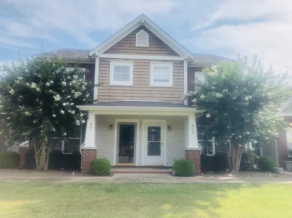 951 Seven Oaks Blvd, Murfreesboro, TN 37127