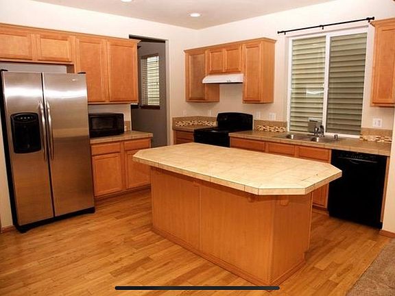4th image of 1704 182nd St E