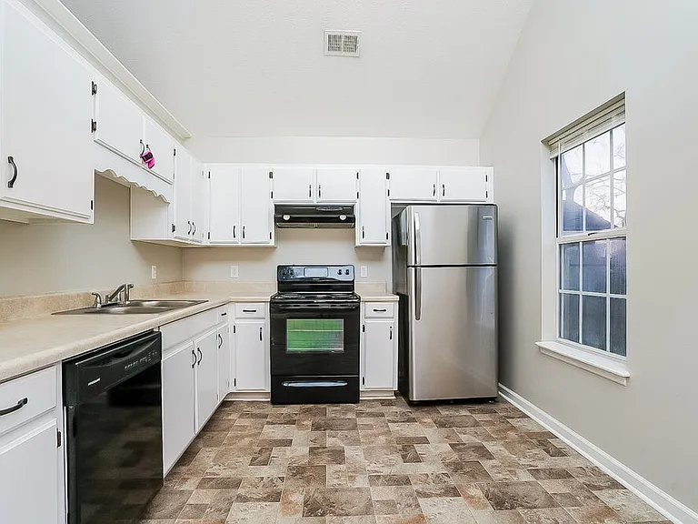 4033 Pepperwood Dr — Photo 8