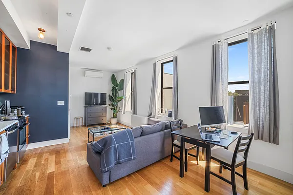 Rented by Compass | media 9