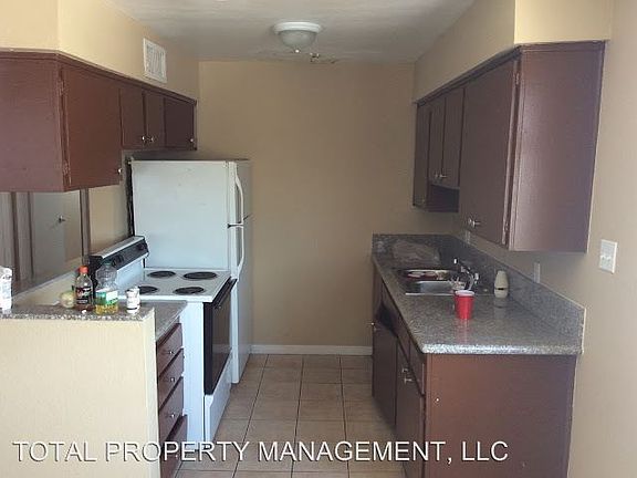 4th image of 528 Calcaterra Cir APT F