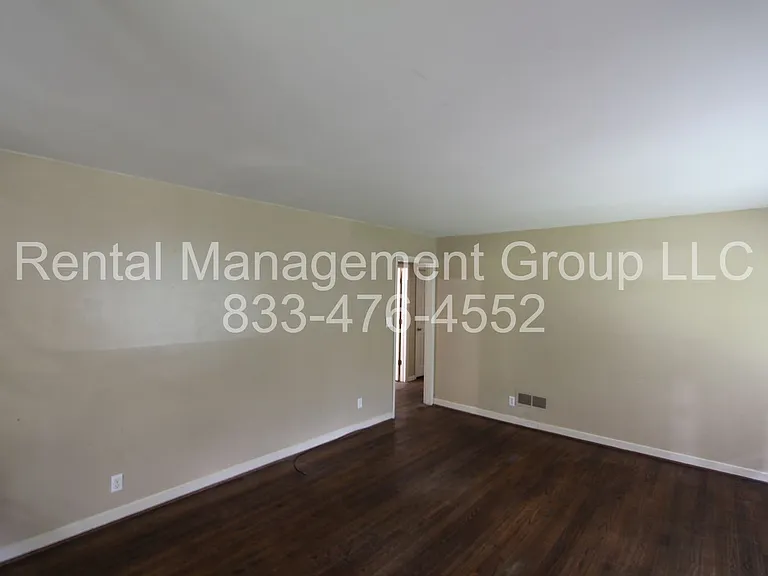 533 Jalna Rd — Photo 2