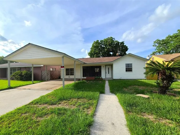 3326 Cliffmarshall St, Houston, TX 77088