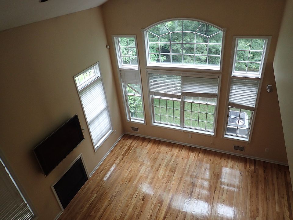 1st image of 39 Oconnor Cir