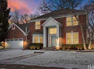 1121 Williamsburg Cir, Grayslake, IL 60030