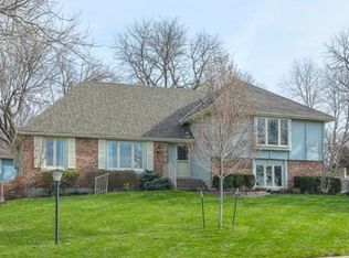 201 N Winnebago Dr, Lake Winnebago, MO 64034