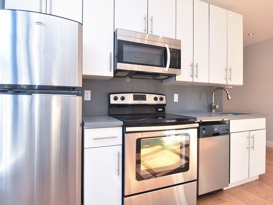 1st image of 815 W 180th St #U43
