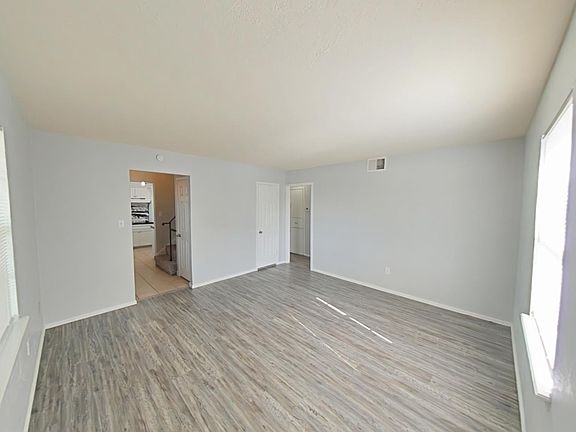 5th image of 4809 NW Cheryl Blvd