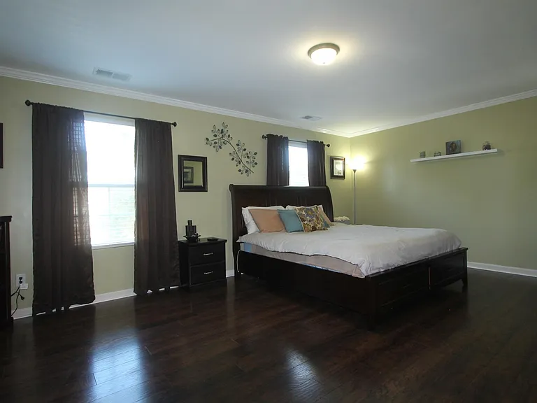 1252 Oxford Village Cv — Photo 7