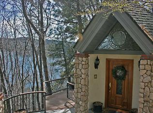 28119 N Shore Rd, Lake Arrowhead, CA 92352