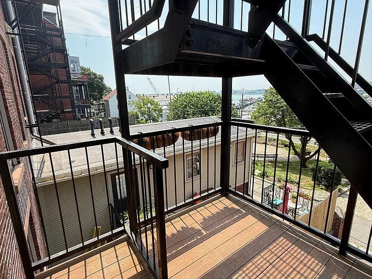 187 Webster St #2 — Photo 17