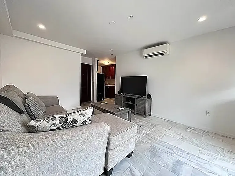 43-12 Broadway #2L — Photo 5