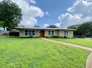 753 Morningside Dr, Terrell Hills, TX 78209