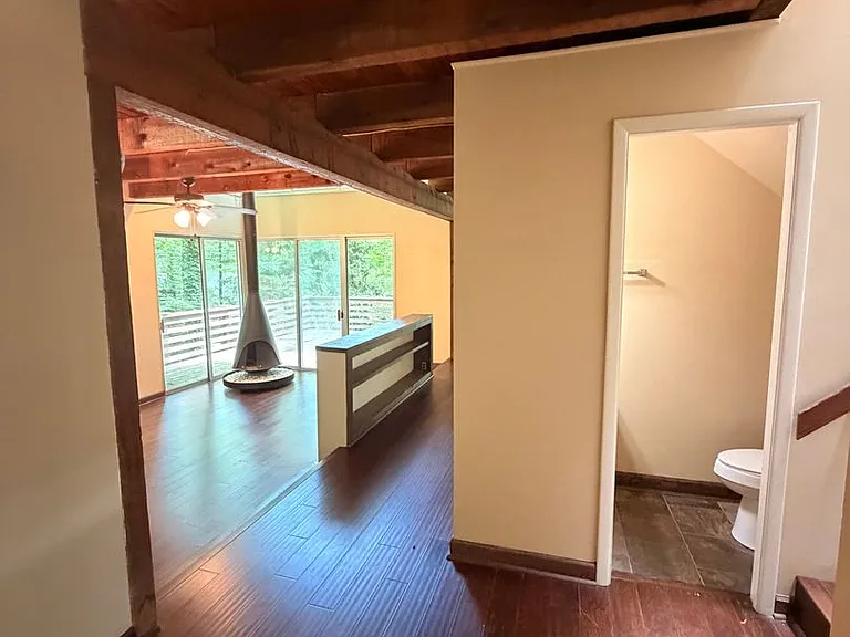 1323 Hickory Ln — Photo 23