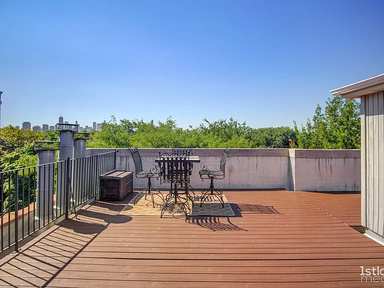 904 W Diversey Pkwy #GW — Photo 17