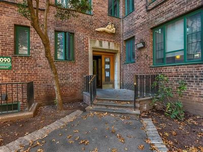 2090 E Tremont Avenue #8F, Bronx, NY, 10462