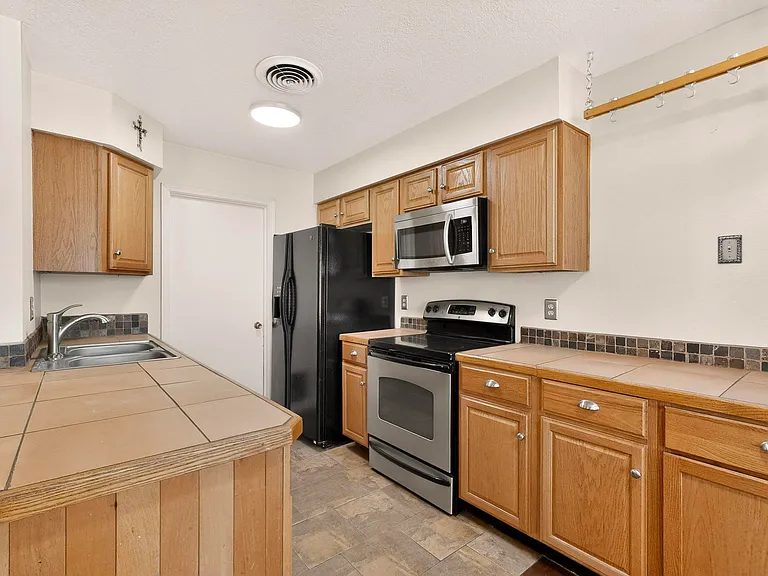6500 Martin Ct NE — Photo 14
