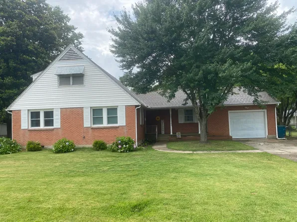 404 N Eisenhower Street, Monett, MO 65708