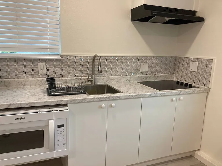 Flame Dr — Photo 9