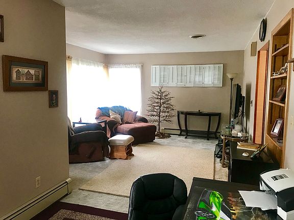 3rd image of 605 N Main St