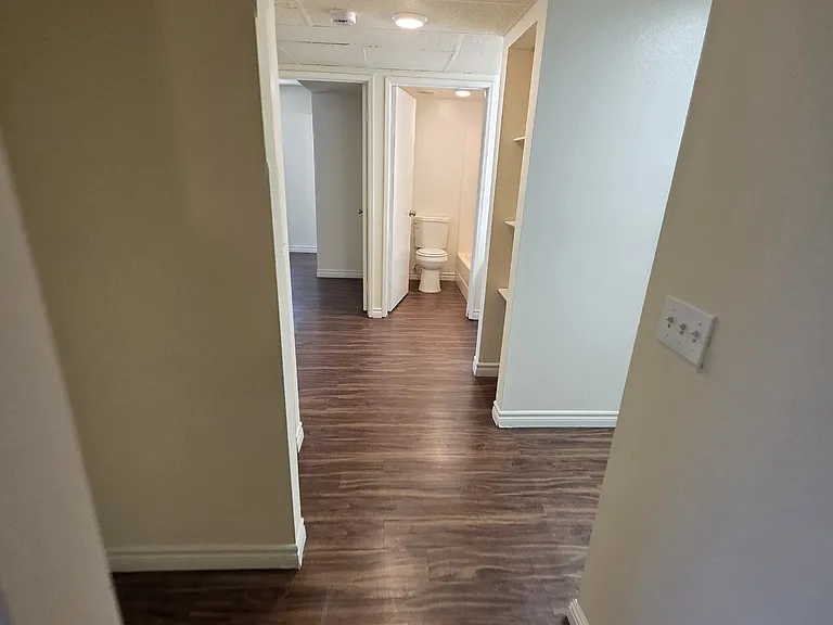 344 W Chevy Chase Dr #7 — Photo 6