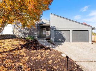 52908 NW Cliff Dr, Scappoose, OR 97056