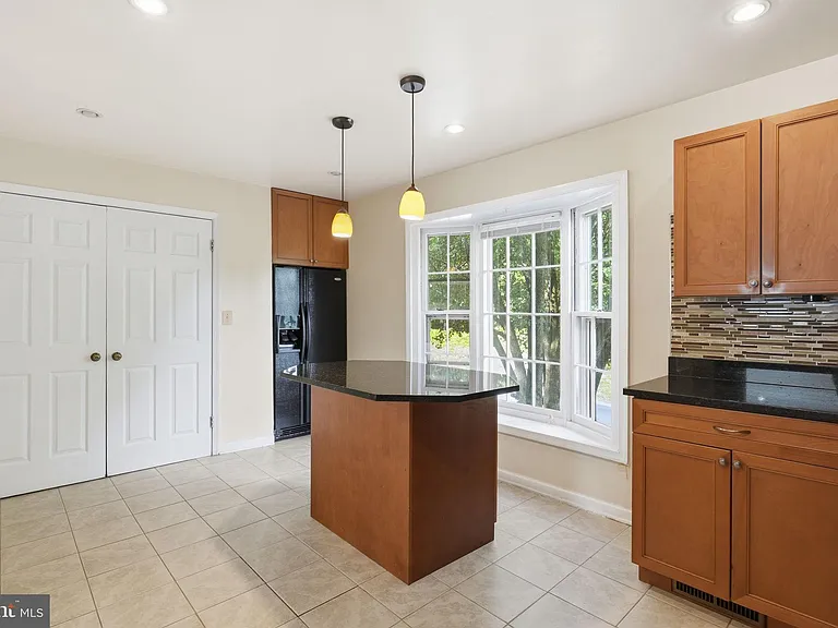 6012 Crown Royal Cir — Photo 9
