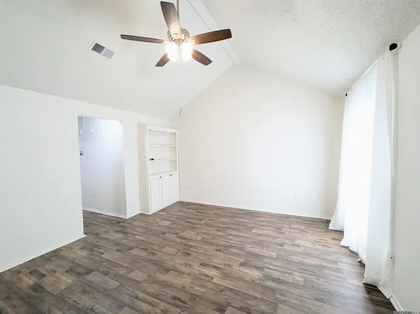 402 Lee Dr, Baton Rouge, LA