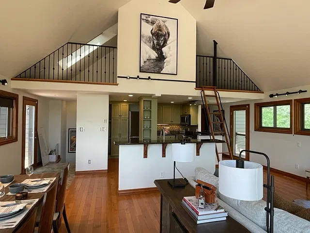 4 bed, 2456 sqft, $6,500 — Photo 3