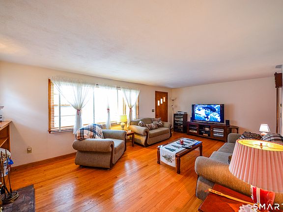 3rd image of 181 Hadley Road