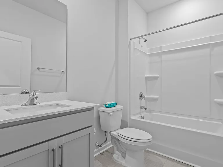 284 Robert Pl — Photo 6
