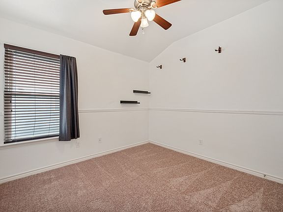 4th image of 2683 Lake Ridge Dr
