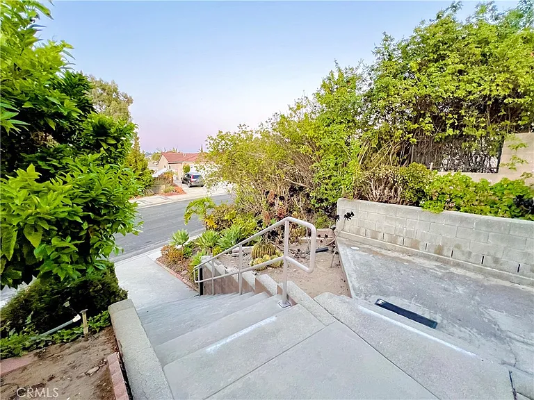 2277 Alexdale Ln — Photo 3