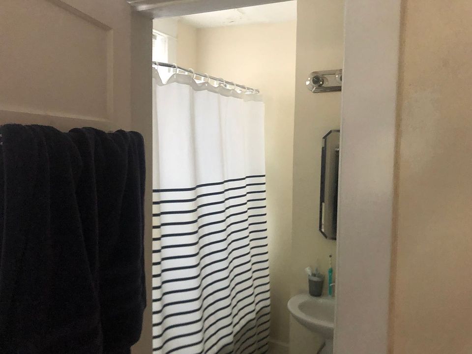 1st image of 2712 Grove Ave APT 2