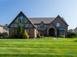1513 Woodstream Rd, Perrysburg, OH 43551