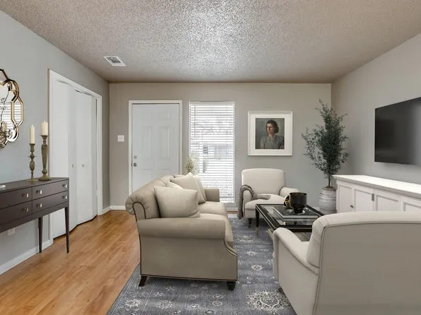 Summer Square Apartments, 200 N Tarrant St #8dce7cd2f, Crowley, TX 76036