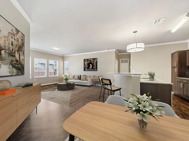 35 West — Photo 11
