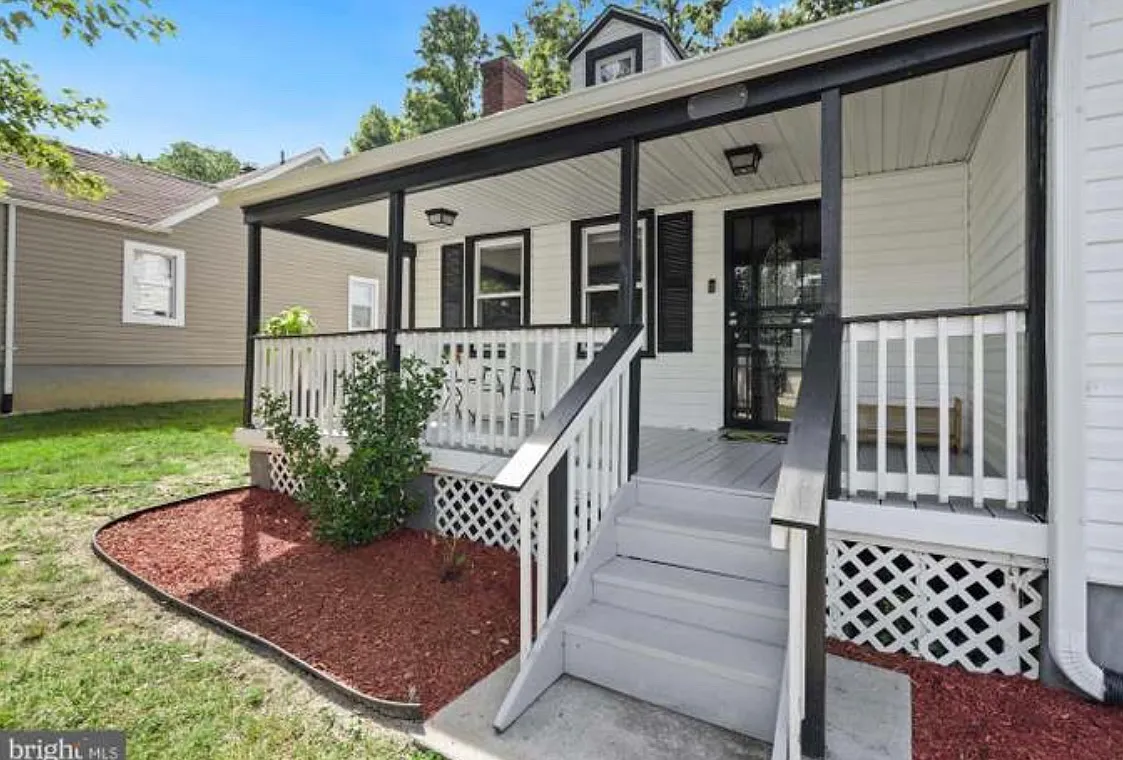 3 bed, 1315 sqft, $3,200 — Photo 3