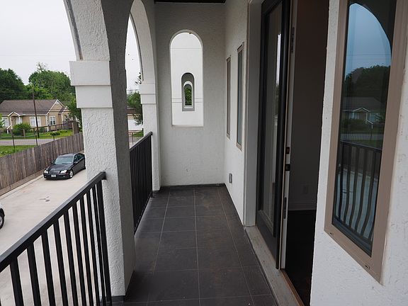 2nd floor balcony