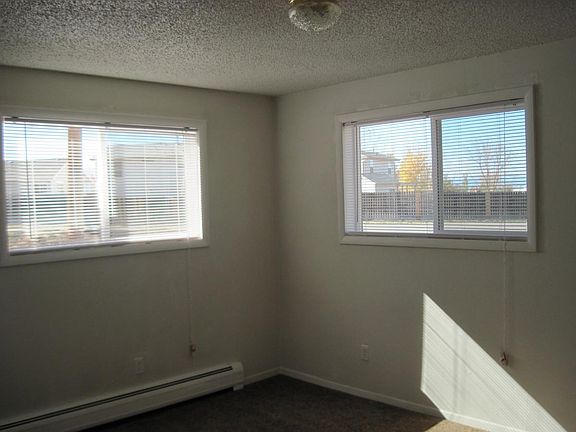5th image of 730 Carbondale Dr APT B
