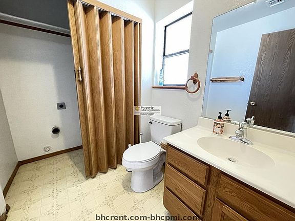 2nd image of 2665 Calle De Mercado APT 8