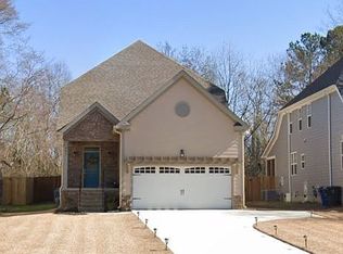 447 Rose Ln, Raleigh, NC 27610