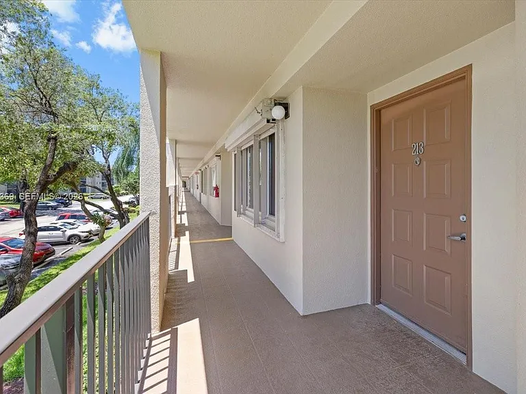 1351 SW 141st Ave #213G — Photo 4