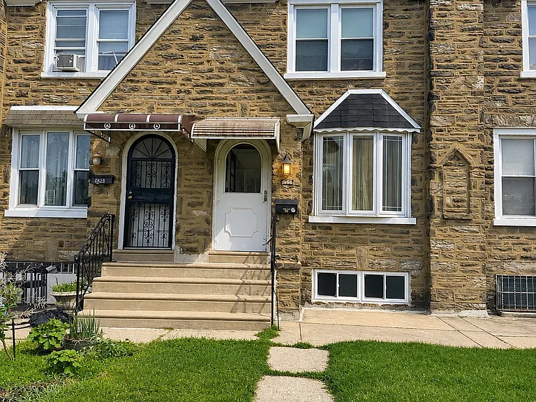 3049 Magee Ave — Photo 1