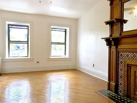2nd image of 391 Park Pl APT 4F