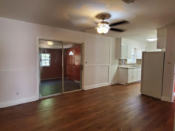 3rd image of 3212 Trailwood Court