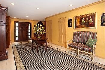 3rd image of 15 Camelot Dr