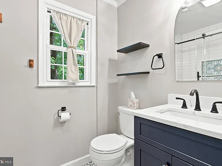 11414 Bronzedale Dr — Photo 32
