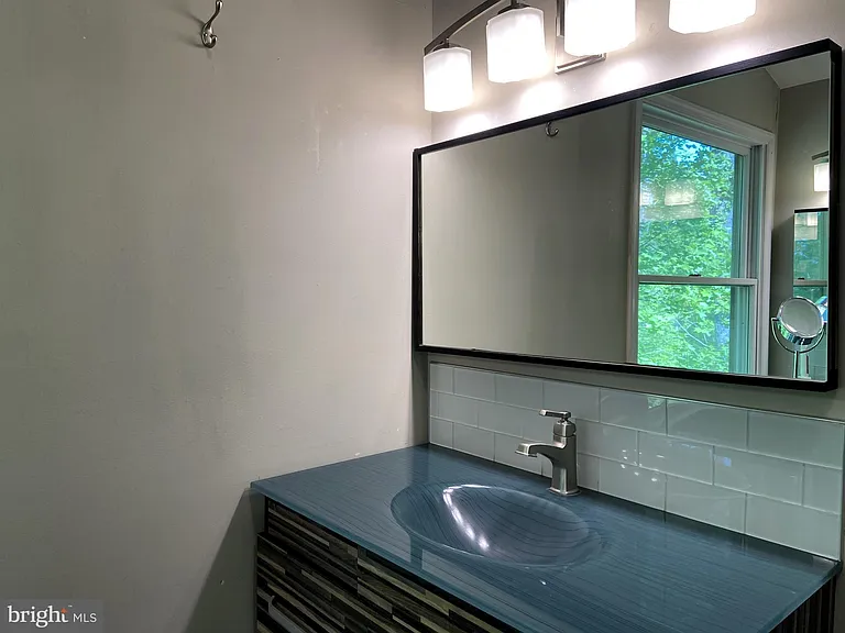1251 Hinton Dr — Photo 37